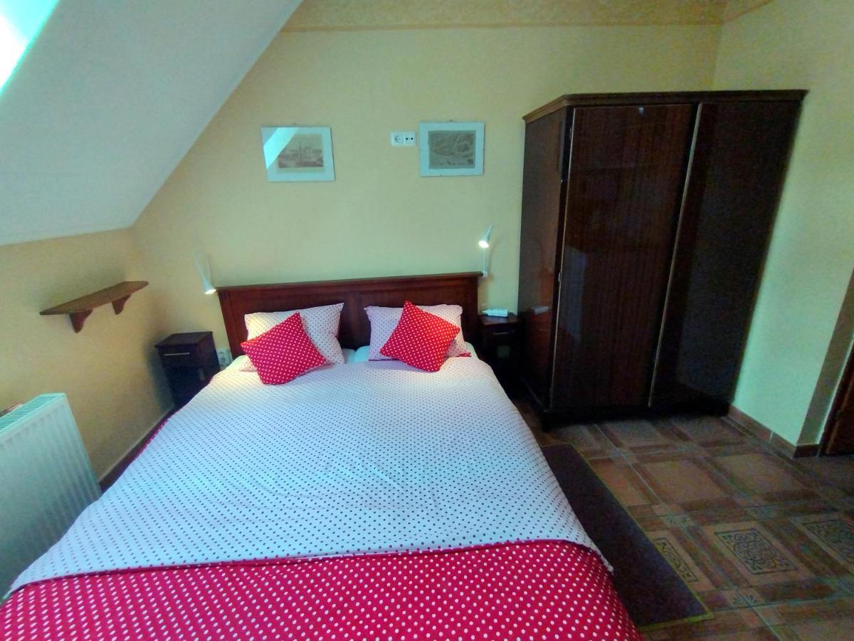 Burg Apartman Gyula Extérieur photo