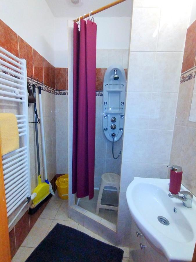 Burg Apartman Gyula Extérieur photo