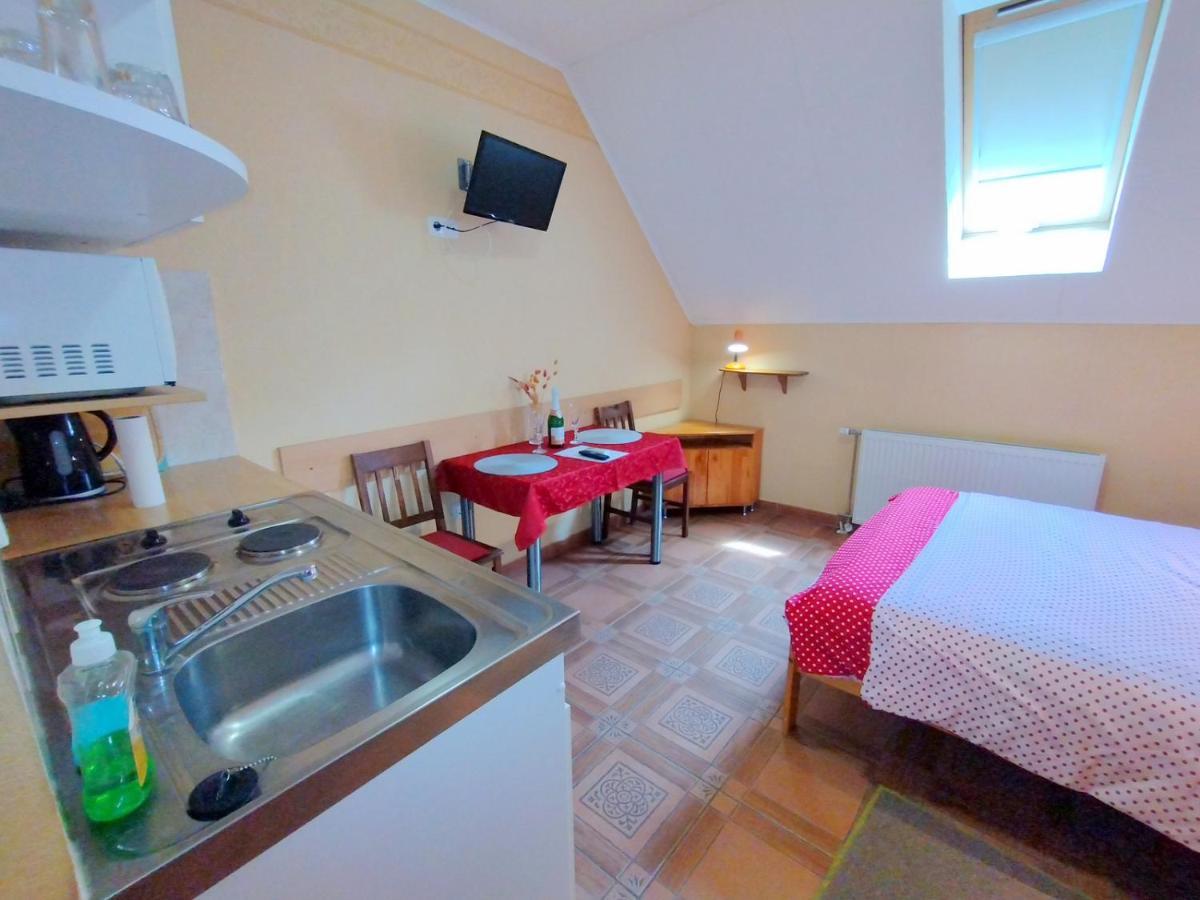 Burg Apartman Gyula Extérieur photo