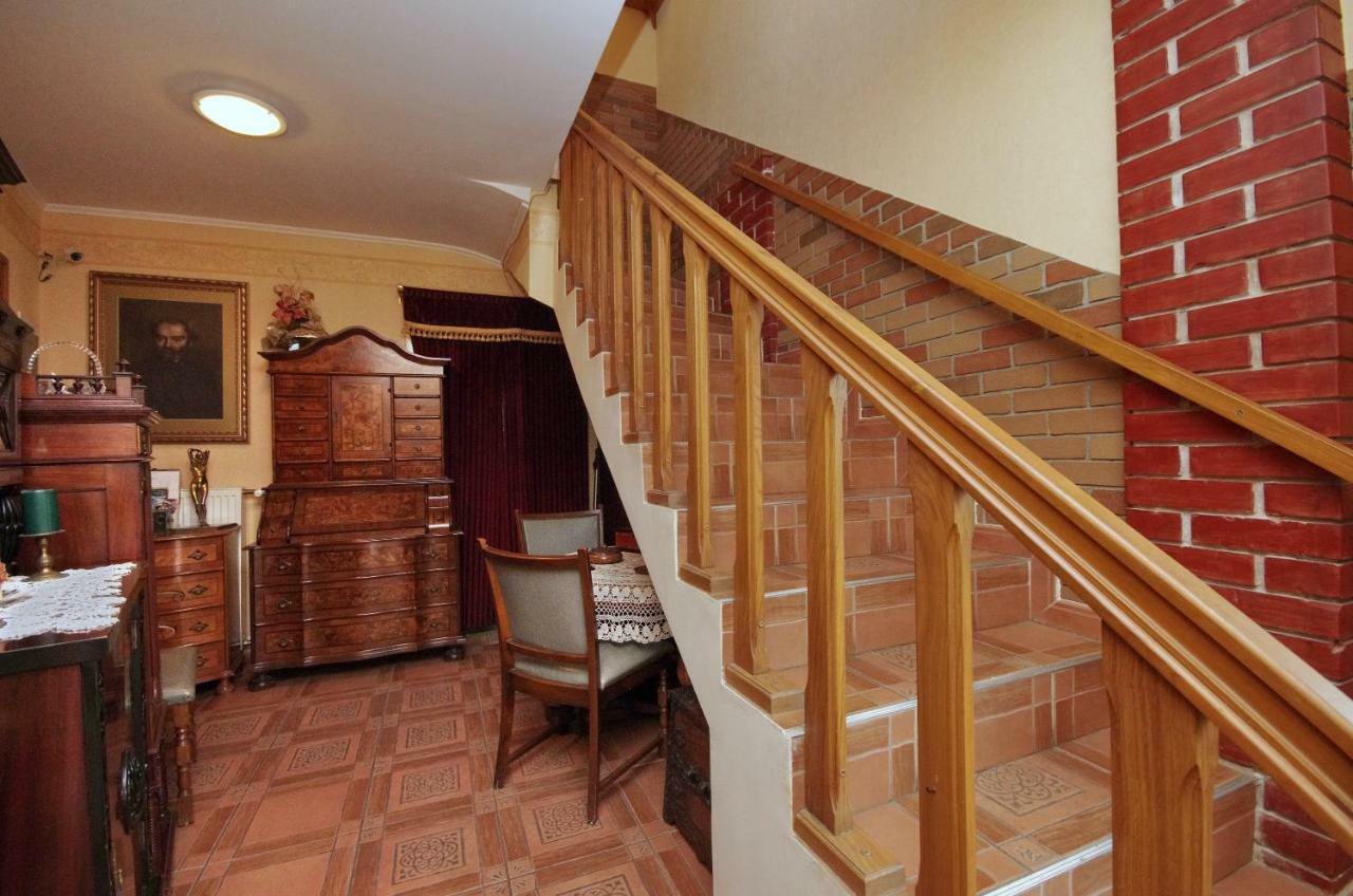 Burg Apartman Gyula Extérieur photo