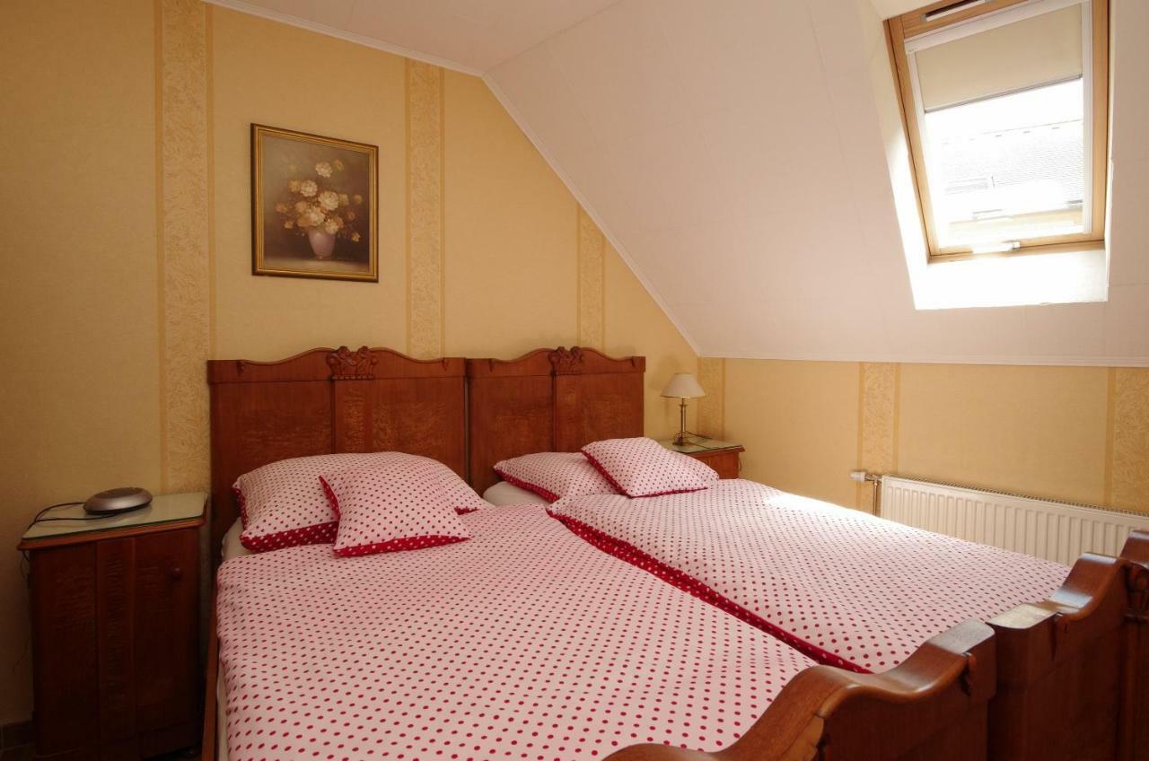 Burg Apartman Gyula Extérieur photo