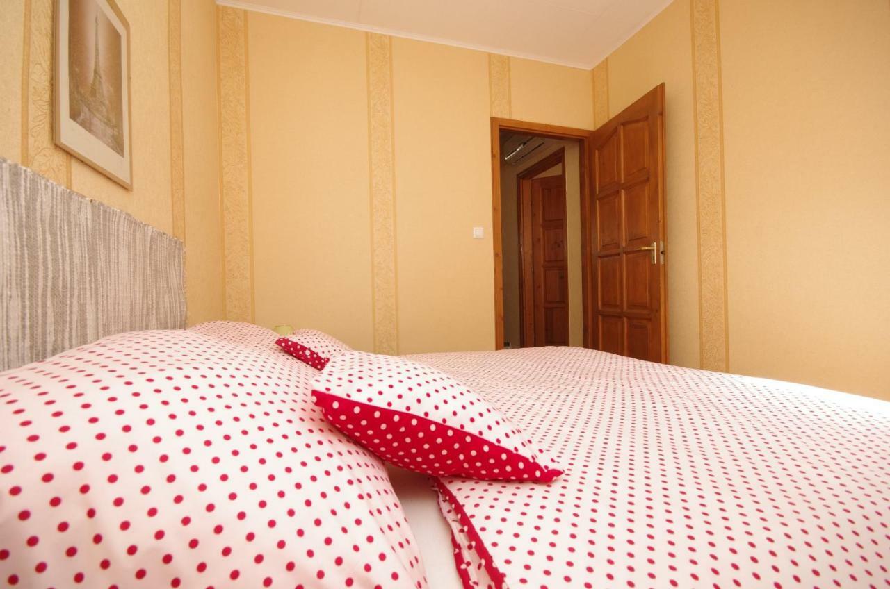 Burg Apartman Gyula Extérieur photo
