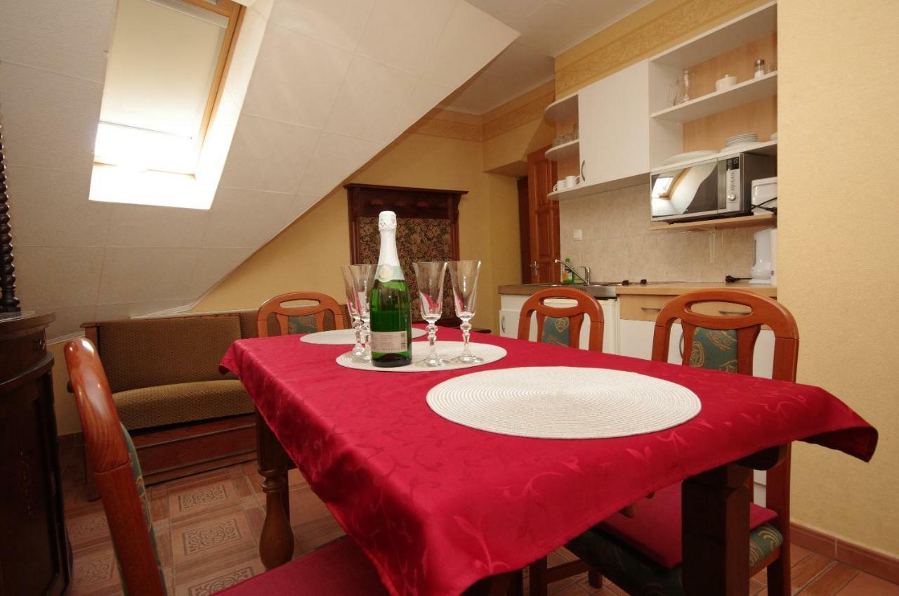 Burg Apartman Gyula Extérieur photo