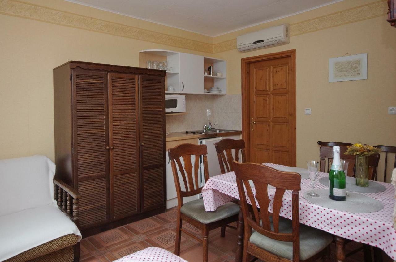 Burg Apartman Gyula Extérieur photo