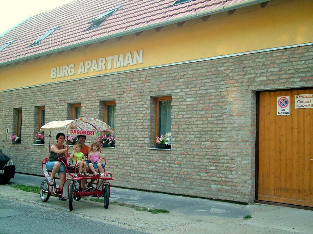 Burg Apartman Gyula Extérieur photo
