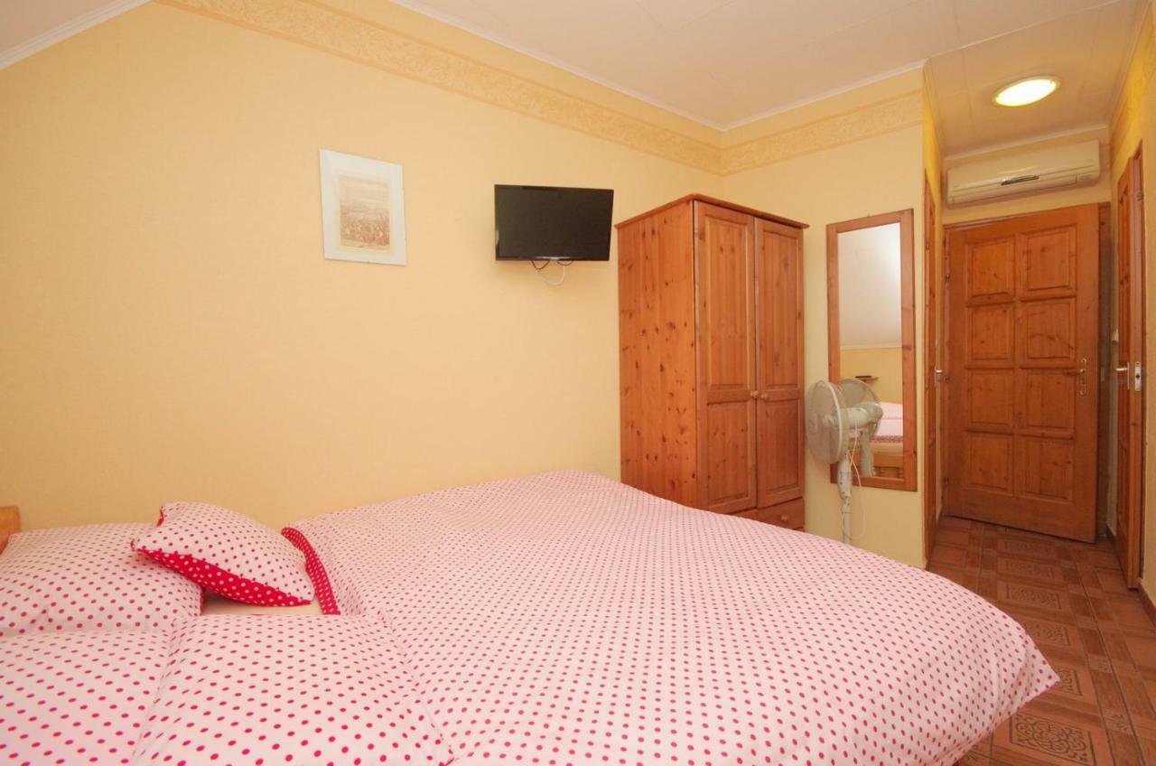 Burg Apartman Gyula Extérieur photo