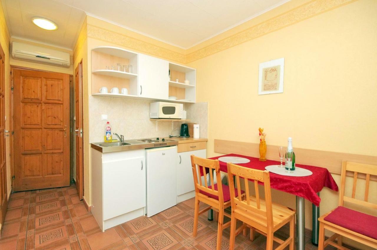 Burg Apartman Gyula Extérieur photo